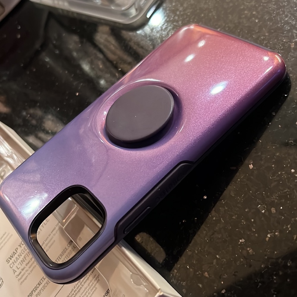 Otter + Pop Socket Clear Case For Ipone 11 Promax… - image 4